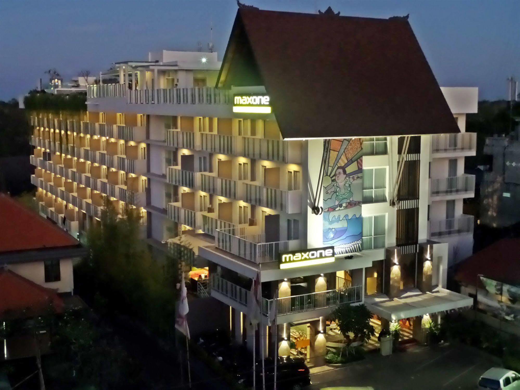 Maxonehotels At Bukit Jimbaran Ngoại thất bức ảnh